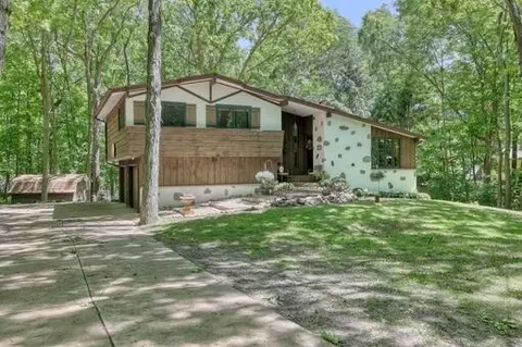 258 Nob Hl, Richfield, WI 53017