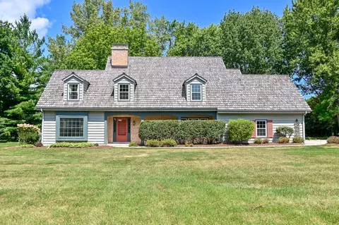 622 W Russet, Mequon, WI 53092