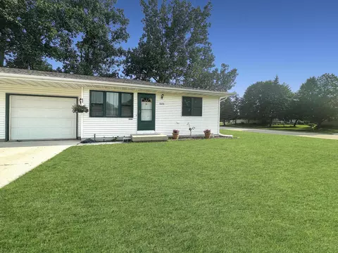 1402 Mayflower, Howards Grove, WI 53083