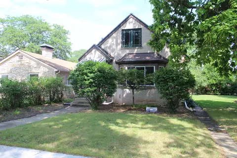 5626 N Crestwood, Glendale, WI 53209