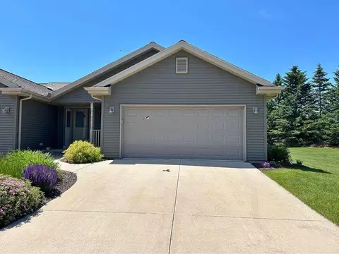 1195 Robins Nest, New Holstein, WI 53061