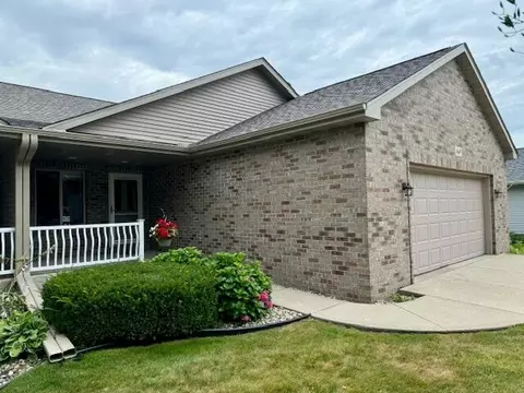 469 Bolson, Oconomowoc, WI 53066