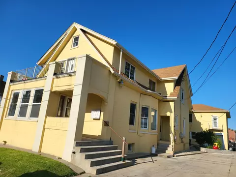 1119 Irving, Racine, WI 53403