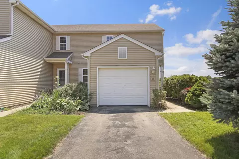 1400 Hunters Rdg #118, Genoa City, WI 53128