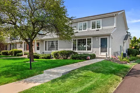 10264 W Whitnall Edge #A, Franklin, WI 53132