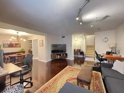 2140 W Good Hope #14, Glendale, WI 53209