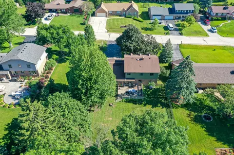 5817 Evarit, Mount Pleasant, WI 53406