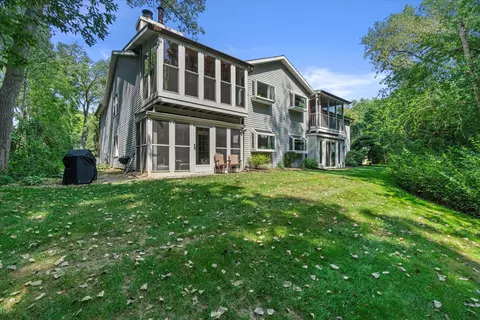 338 Riverview #4, Delafield, WI 53018