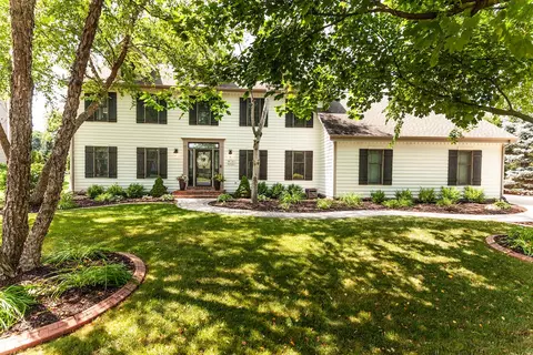 w161n5261 Creekwood, Menomonee Falls, WI 53051