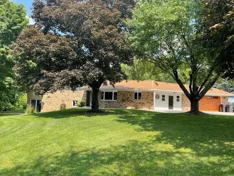 3433 Clifford, Hartford, WI 53027