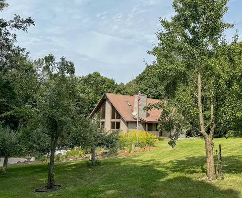 6714 Mullen, Wayne, WI 53002
