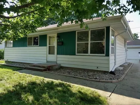 420 Debbie, Waukesha, WI 53189
