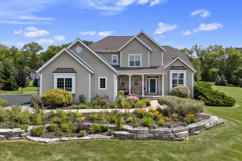 212 Scenic Rdg, Colgate, WI 53017