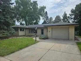 1122 N Osborne, Racine, WI 53405