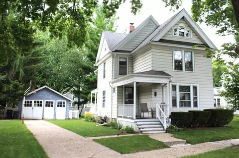 1327 N 71st, Wauwatosa, WI 53213