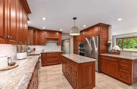 4474 Plantation, Barton, WI 53090