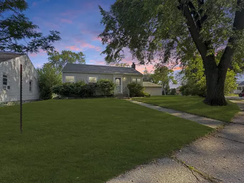 150 E Gauer, Milwaukee, WI 53207