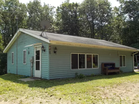 N4576 Shady Circle, Leon, WI 54970