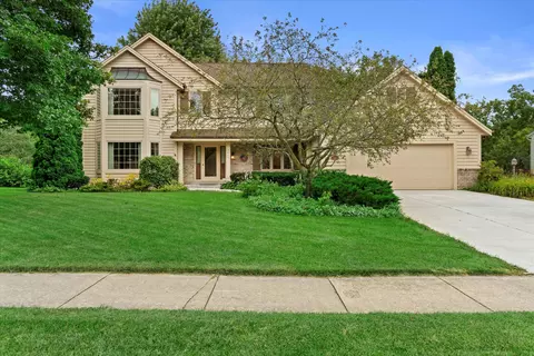 3415 Ridgeline, Waukesha, WI 53188