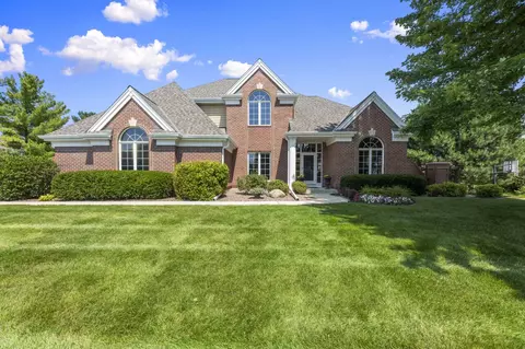 902 N Evergreen, Hartland, WI 53029