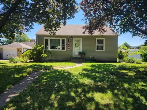 426 39th, Goodview, MN 55987