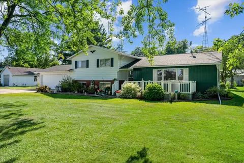N7089 East, Oak Grove, WI 53032