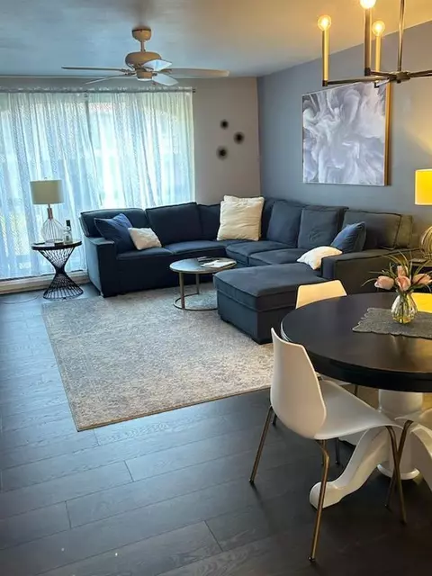 11927 W Appleton #16, Milwaukee, WI 53224