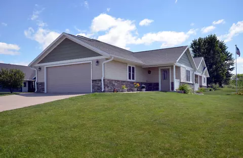 311 16th Fairway, Viroqua, WI 54665