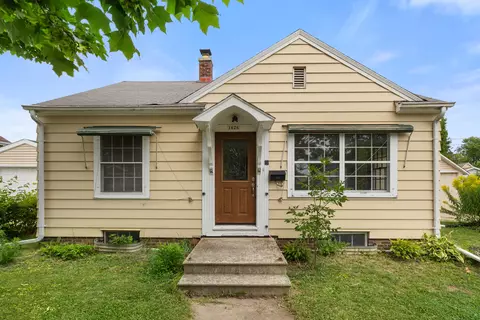 1626 Division, Sheboygan, WI 53083