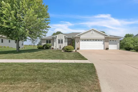 926 Sarah Miles, Manitowoc, WI 54220