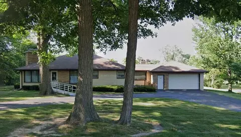 13800 W Robin, New Berlin, WI 53151