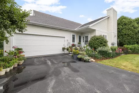 861 Bridlewood, Hartford, WI 53027