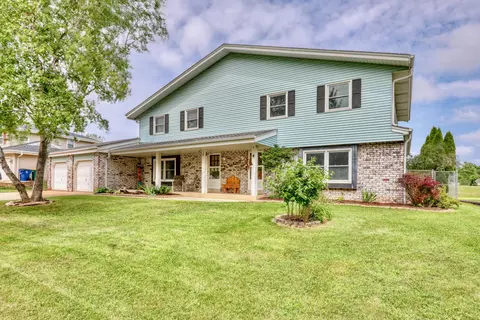 6800 S Ash #6802, Oak Creek, WI 53154