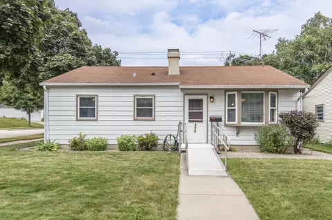 6618 W Fremont, Milwaukee, WI 53219