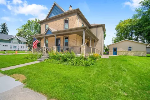 1126 Fond Du Lac, Kewaskum, WI 53040