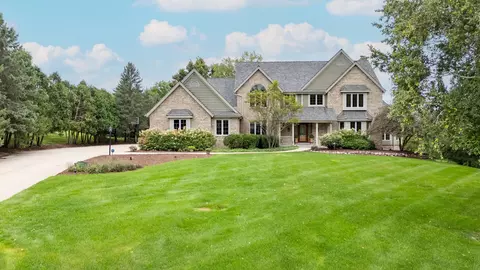 n17w30694 Woodland Hl, Delafield, WI 53018