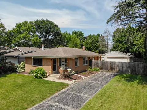 4706 W Calumet, Brown Deer, WI 53223