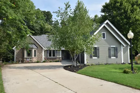 754 Prestwick, Oconomowoc, WI 53066