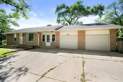 4727 N 100th, Wauwatosa, WI 53225