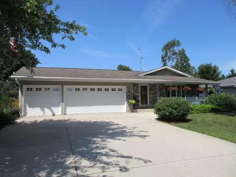 210 S Pershing, Howards Grove, WI 53083
