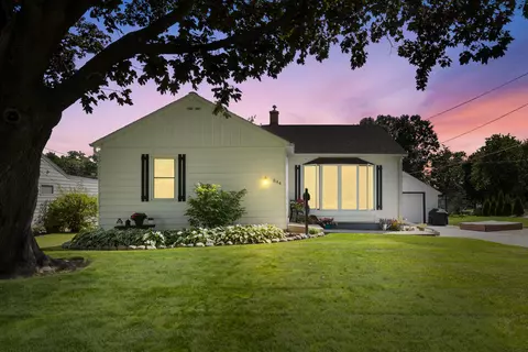 844 Center, Hartford, WI 53027