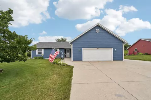 418 Parkview, Johnson Creek, WI 53038