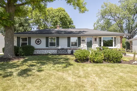 n86w14872 Menomonee Riv, Menomonee Falls, WI 53051