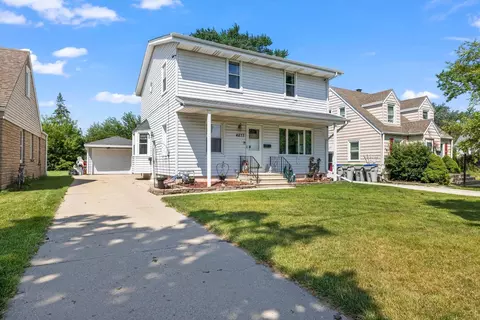 4877 N 103rd, Milwaukee, WI 53225