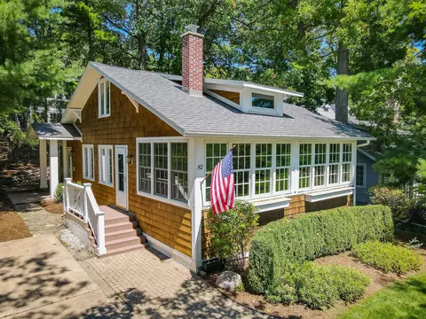 82 Lwr Loch Vis, Williams Bay, WI 53191