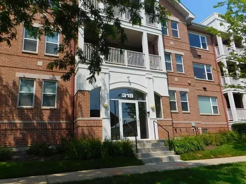 318 57th #107, Kenosha, WI 53140