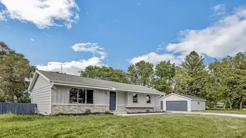 2810 Arrowhead, Racine, WI 53402