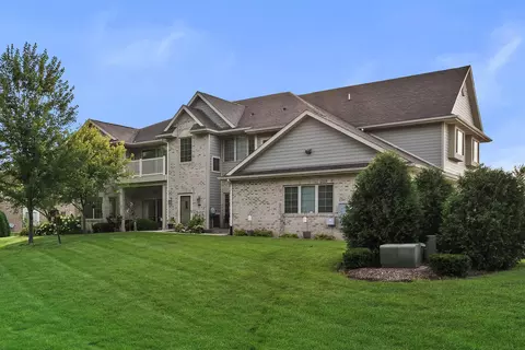 9256 66th #82, Pleasant Prairie, WI 53158