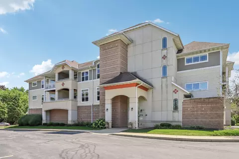 213 S Main #305, Thiensville, WI 53092