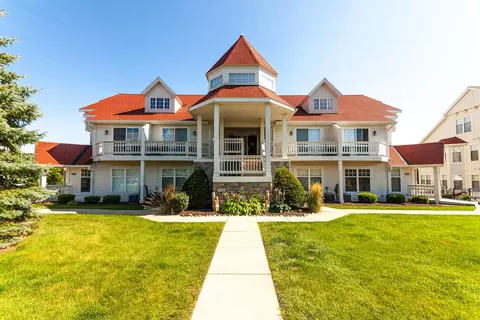 2123 Landings, Delavan, WI 53115